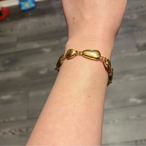 Elegant Gold Detail Bracelet